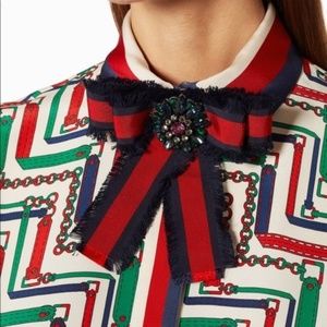 Gucci style brooch